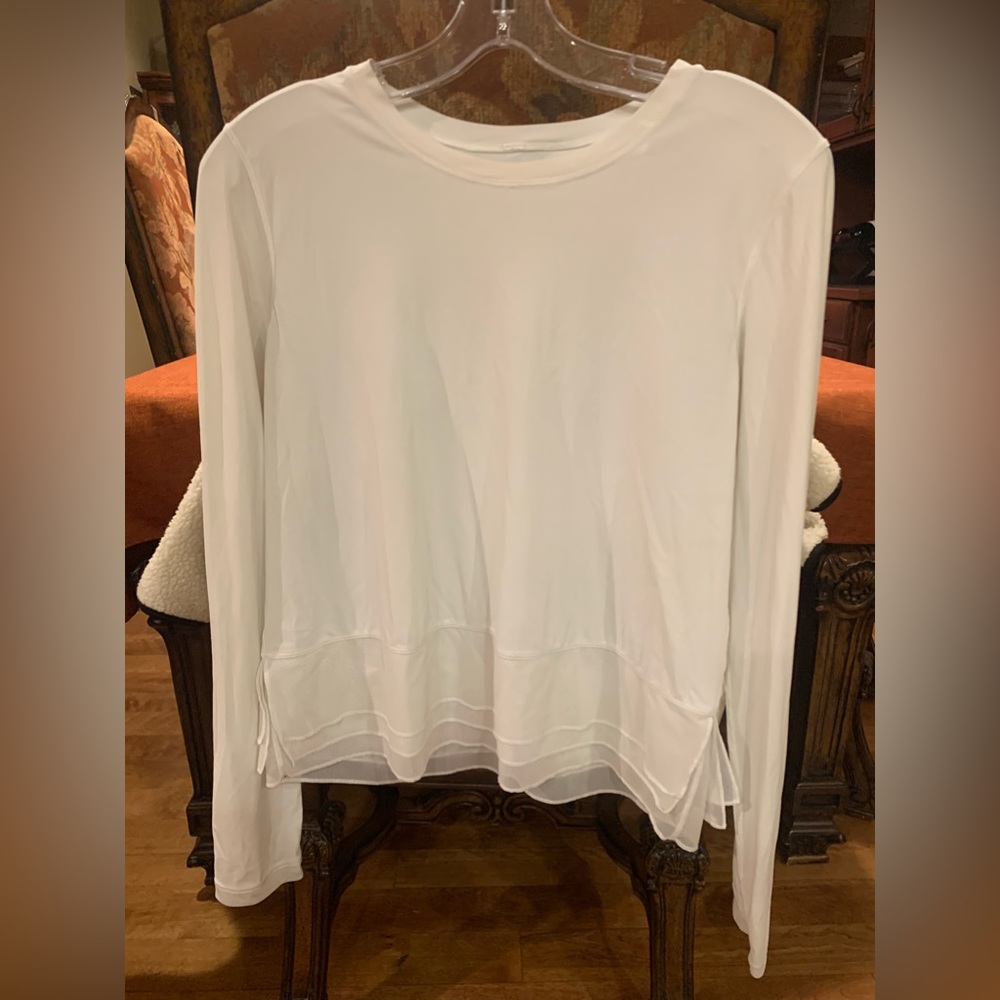 Lululemon women’s athletic long sleeve top